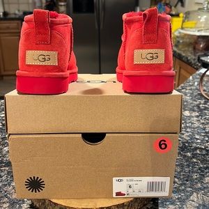 🆕 UGGS WOMEN CLASSIC ULTRA MINI BOOT  BEST SELLER size 6